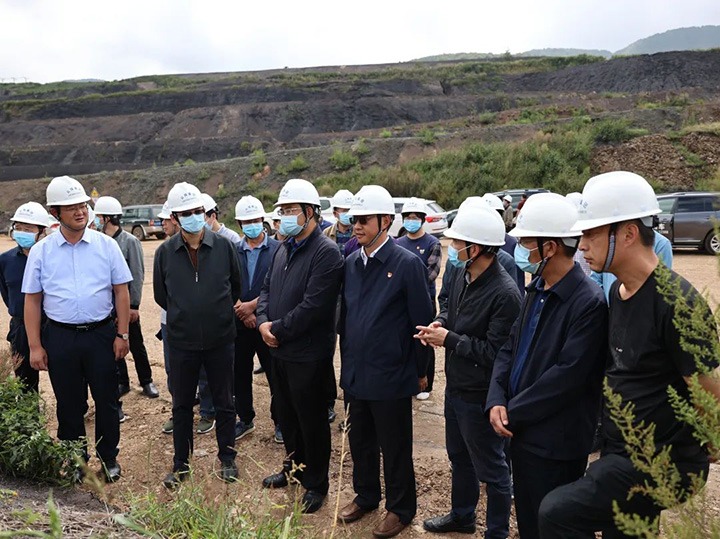 昆明市委常委、常务副市长夏俊松调研检查先锋贝斯特bst2288业安全生产工作